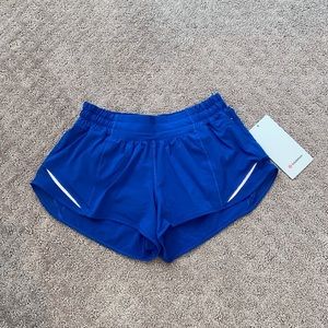 NWT lululemon Hotty hots symphony blue size 6 2.5